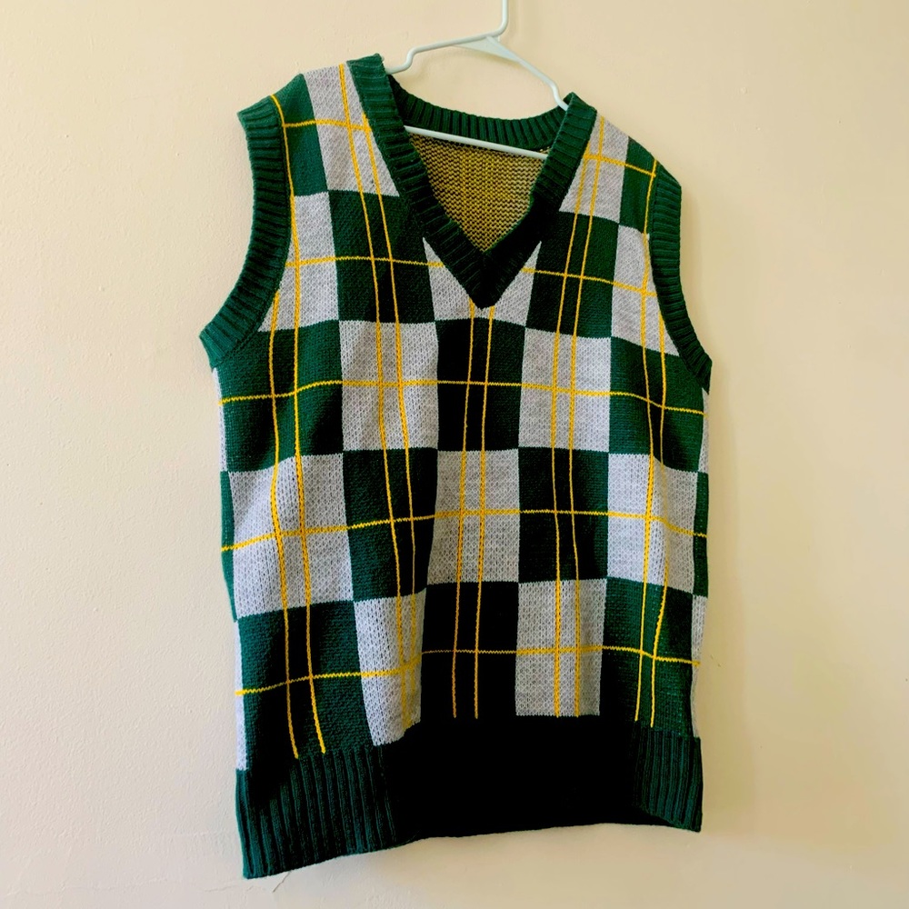 Classic comfy sweater vest. Green marigold and silver. Think material xl.